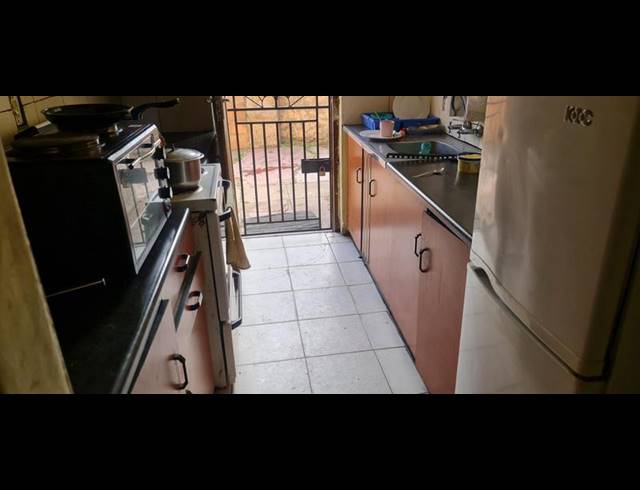 3 BEDROOM HOUSE FOR SALE IN UMLAZI C